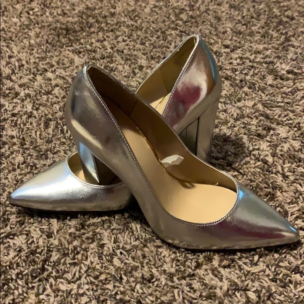 Merona women’s silver block heel pumps sz 9